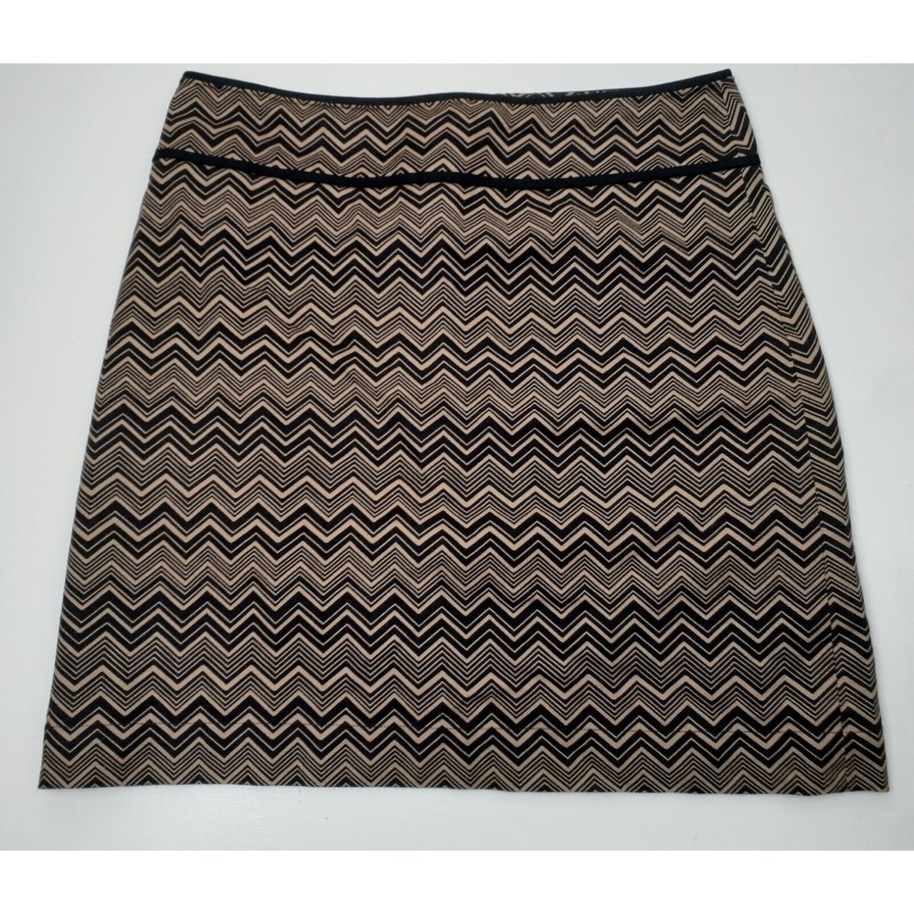Loft Black/Tan Lined Chevron Pattern A Line Short Skirt Size 2 Career Work